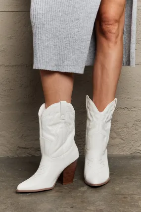 Bella Cowboy Boots in White