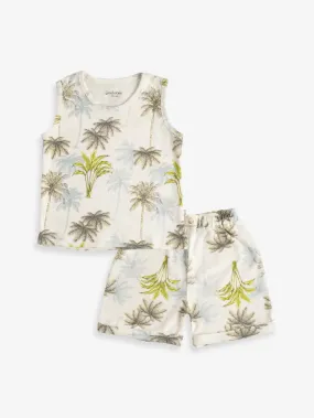 Sleeveless graphic pattern in white t-shirt & shorts set for baby